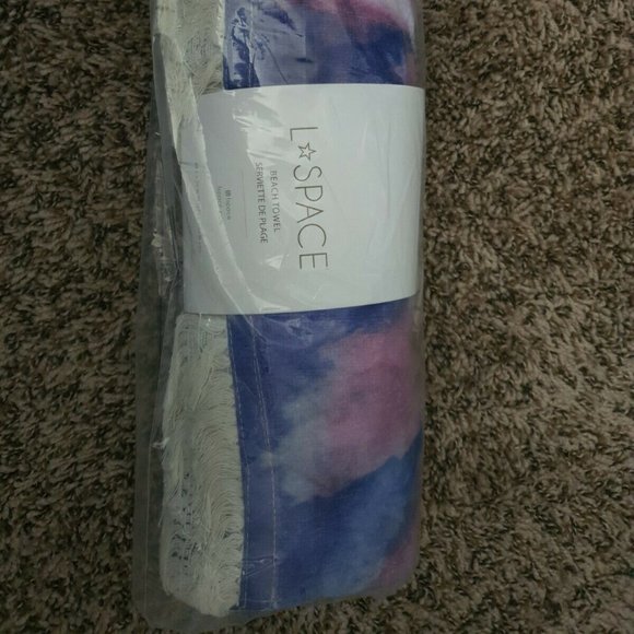 L*SPACE Tie Dye Beach Towel Brand New Sealed Packa - Picture 1 of 2
